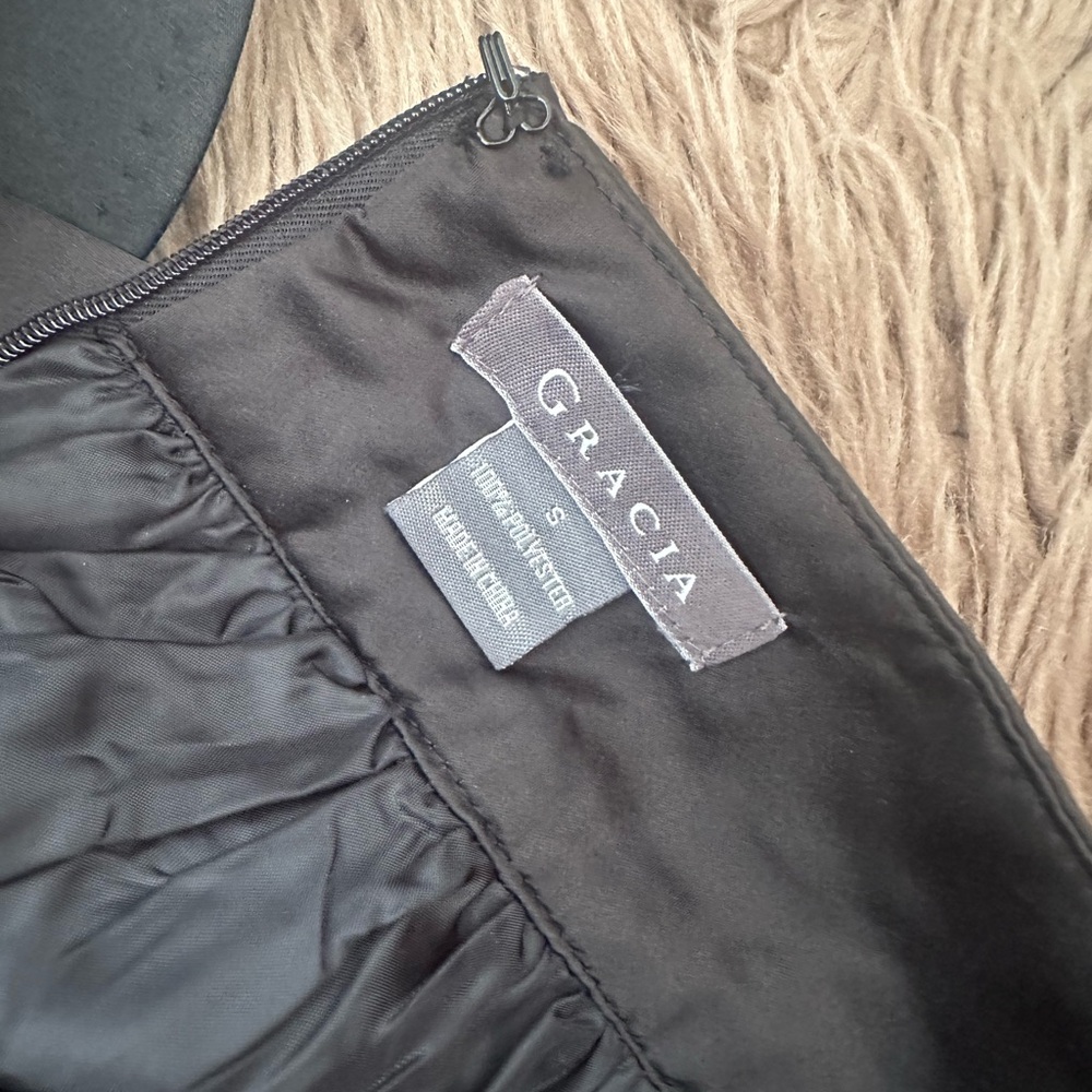 Gracia Black Asymmetrical Skirt - Picture 3 of 3